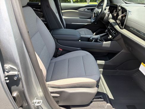 New 2026 Chevrolet Traverse LT w/ LPO, Floor Liner Package FWD image 13