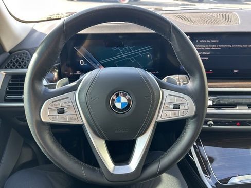 Used 2023 BMW X7 xDrive40i w/ Premium Package image 11