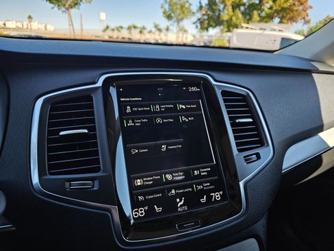 Used 2021 Volvo XC90 T5 Momentum w/ Climate Package image 40