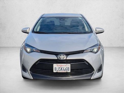 Used 2019 Toyota Corolla LE image 2