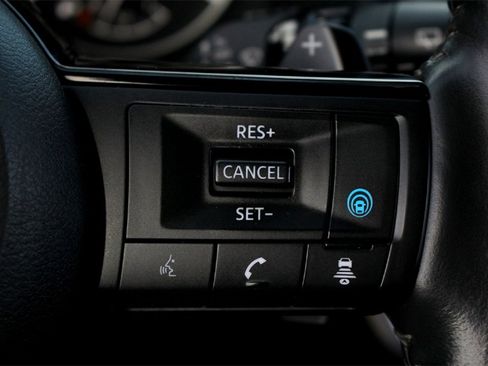 Used 2021 Nissan Rogue SV w/ Premium Package image 13