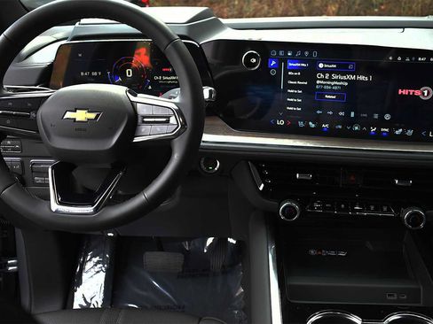 Used 2026 Chevrolet Tahoe High Country AWD/4WD image 17