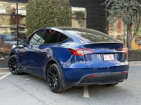 Used 2023 Tesla Model Y Long Range image 19