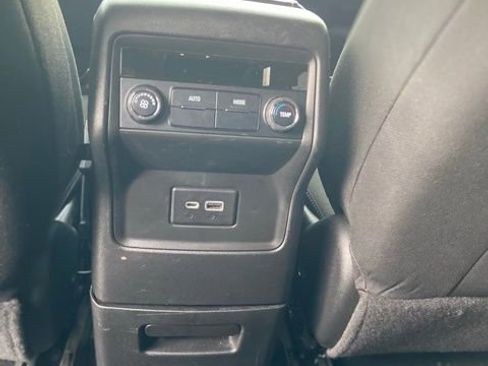 Used 2020 GMC Acadia SLE image 27