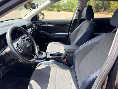 Used 2024 Kia Seltos S FWD image 9