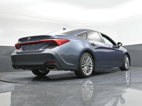Used 2022 Toyota Avalon Limited image 26