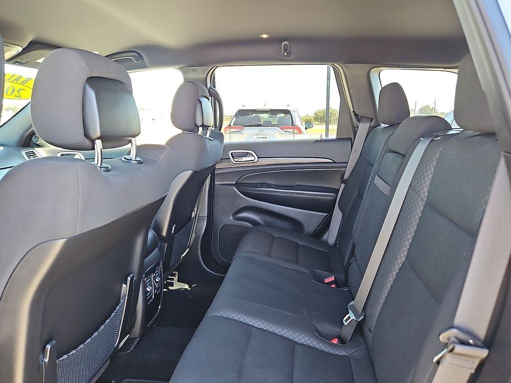Used 2021 Jeep Grand Cherokee Laredo RWD image 17