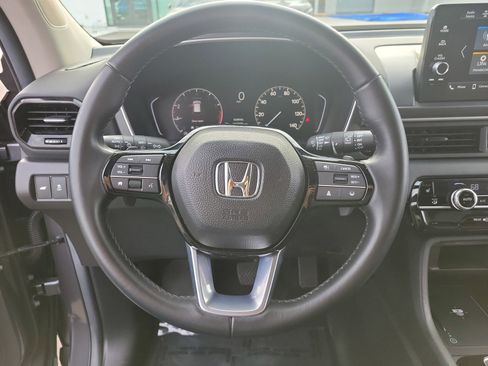 Used 2025 Honda Pilot EX-L image 17