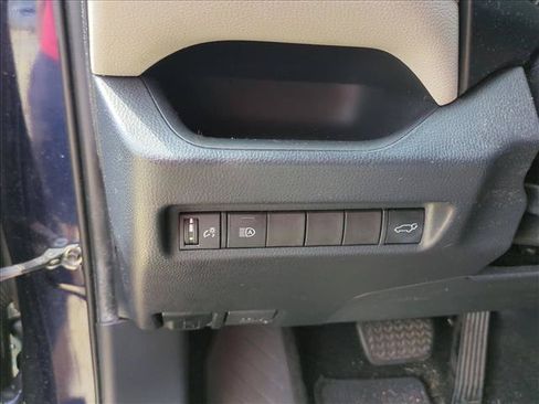 Certified 2019 Toyota RAV4 XLE w/ Convenience Package FWD image 13