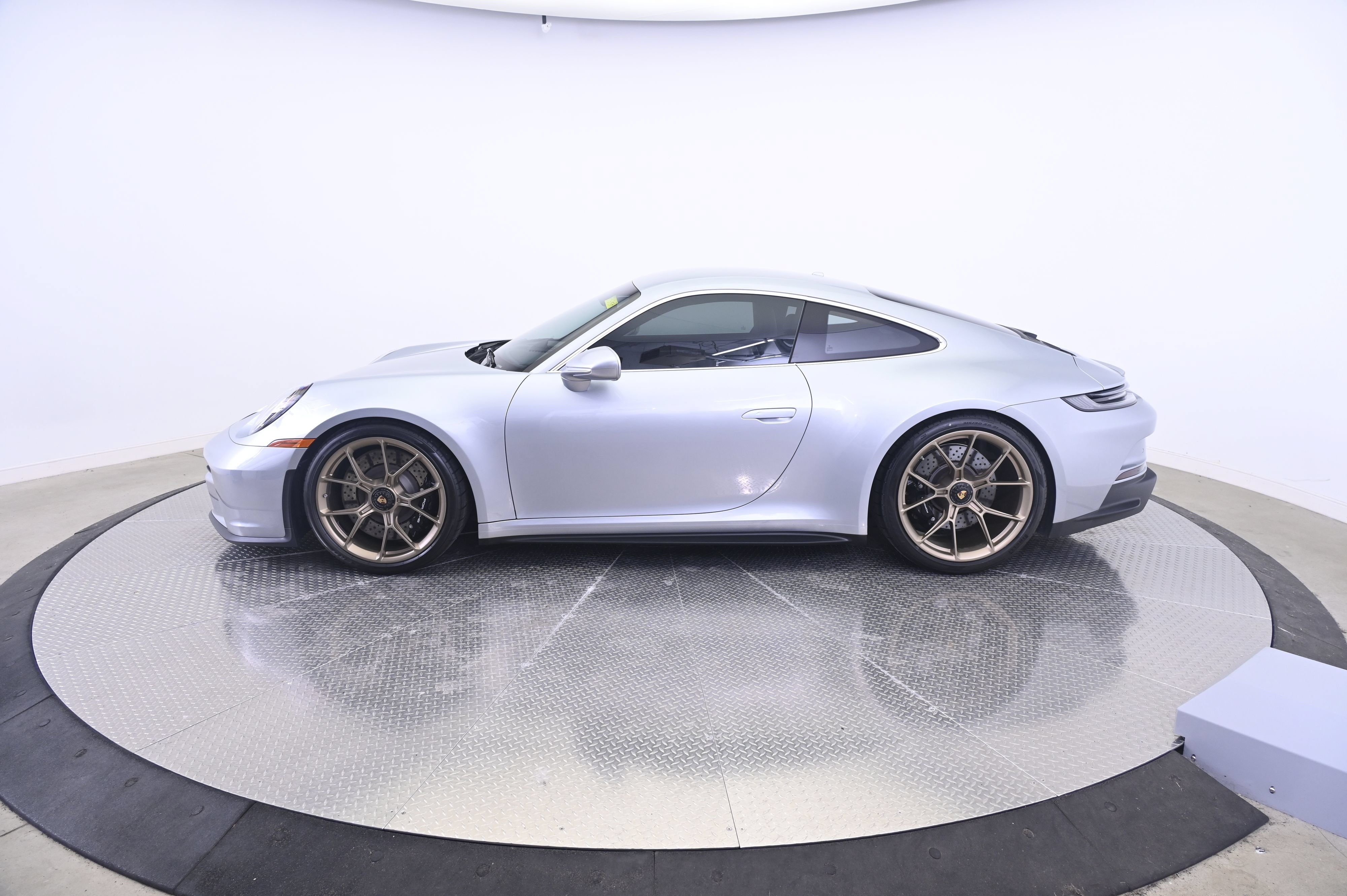 Certified 2022 Porsche 911 GT3 RWD image 2