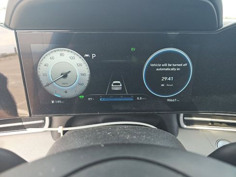 Used 2023 Hyundai Elantra Limited FWD image 9