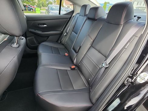 Used 2025 Nissan Sentra SR w/ SR Premium Package FWD image 7