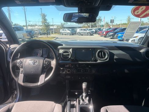 Used 2018 Toyota Tacoma TRD Off-Road image 25