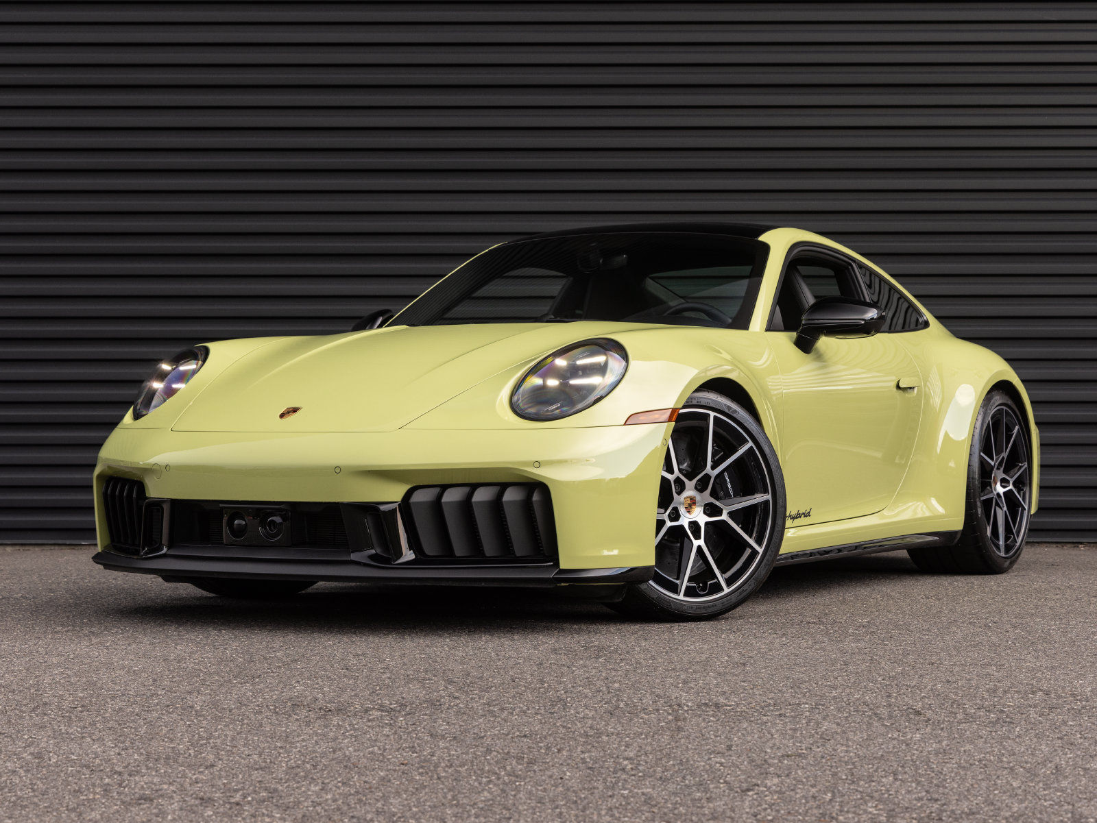 Certified 2025 Porsche 911 Carrera 4 GTS AWD/4WD image 1