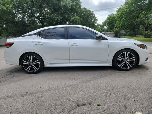 Used 2021 Nissan Sentra SR FWD image 10