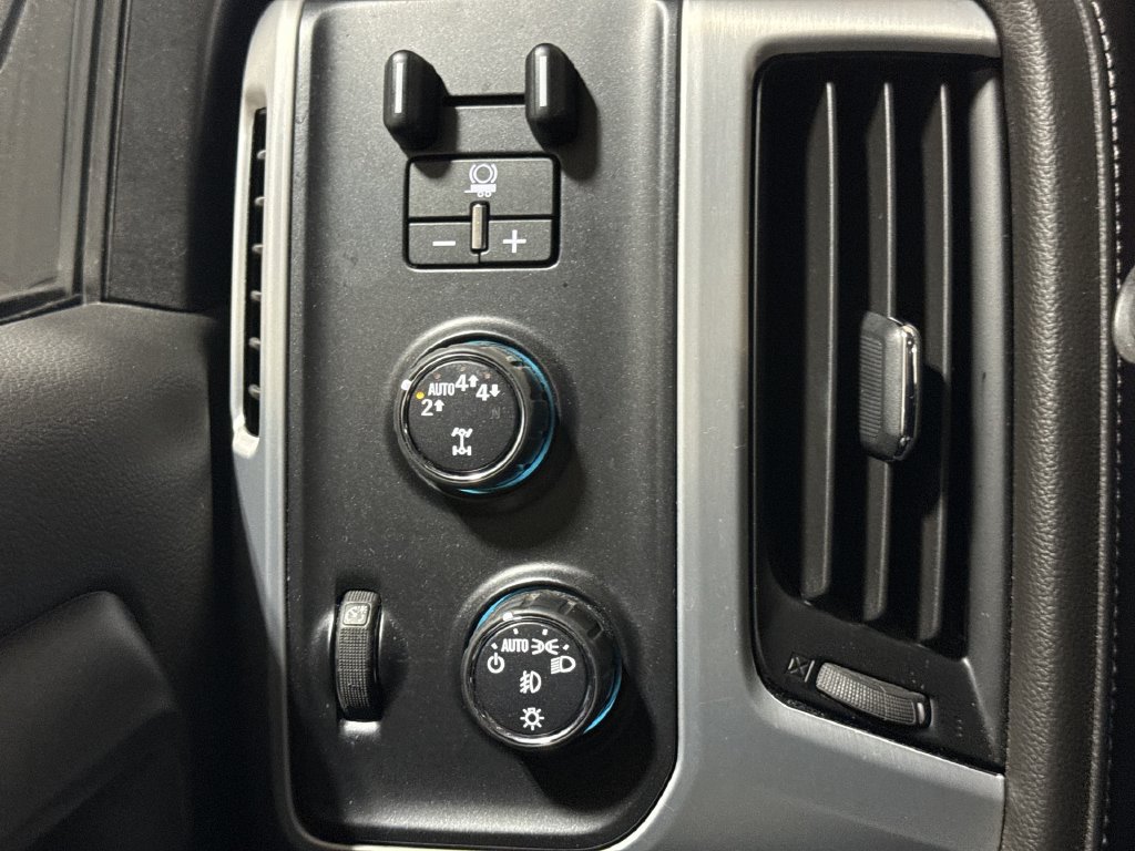 Used 2019 GMC Sierra 1500 SLE w/ SLE Value Package AWD/4WD image 18