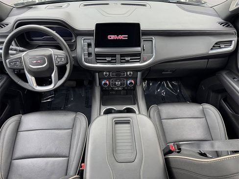 Used 2023 GMC Yukon XL SLT image 10