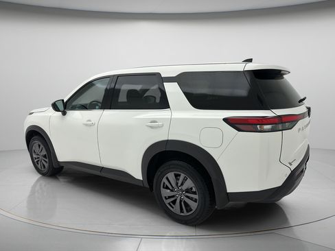 Used 2024 Nissan Pathfinder S AWD/4WD image 4