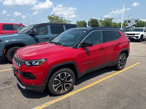 Used 2024 Jeep Compass Limited AWD/4WD image 2