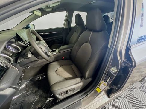 Used 2023 Toyota Camry LE image 10