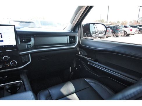 Certified 2024 Ford Expedition XLT image 13