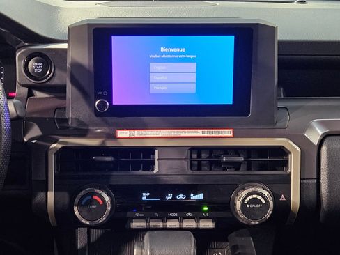 Certified 2025 Toyota Tacoma SR5 AWD/4WD image 16