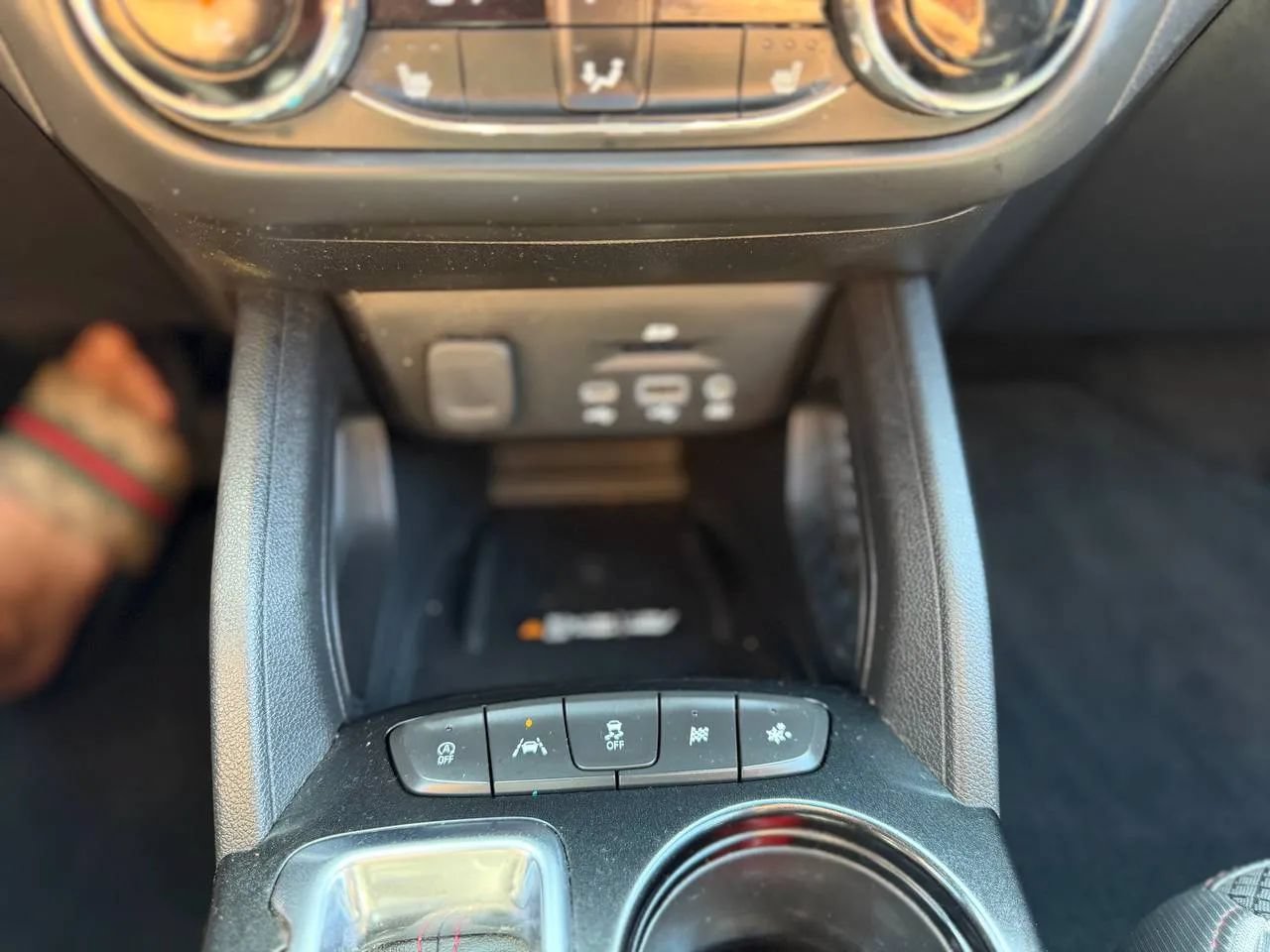 Used 2021 Chevrolet TrailBlazer RS w/ Sun and Liftgate Package FWD image 54