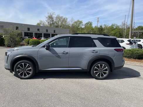 New 2026 Nissan Pathfinder Platinum AWD/4WD image 6