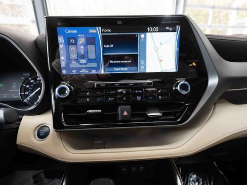 Used 2020 Toyota Highlander Limited AWD/4WD image 17