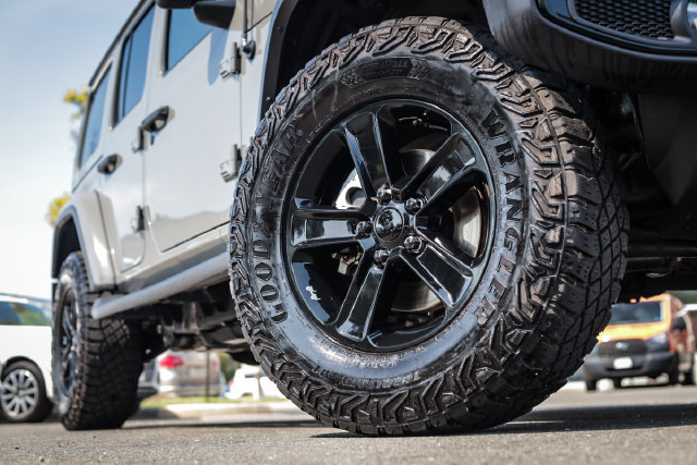 Used 2021 Jeep Wrangler Unlimited Sahara AWD/4WD image 16