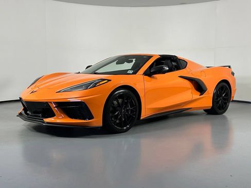 Used 2024 Chevrolet Corvette Stingray Preferred Cpe w/ Z51 Performance Package RWD image 2