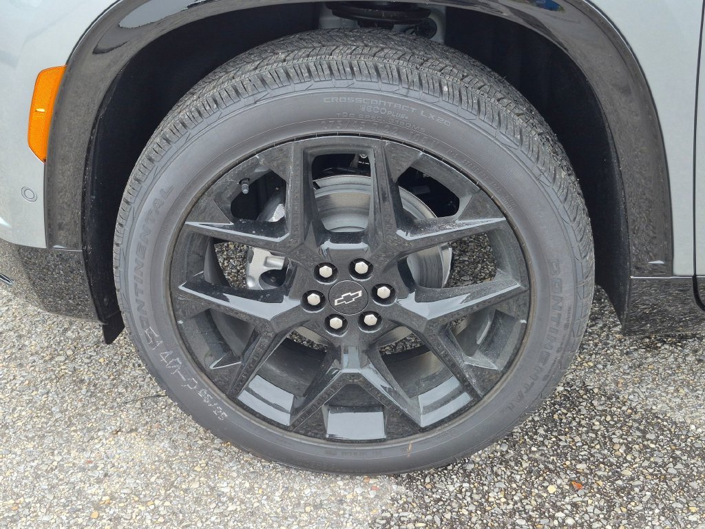 New 2026 Chevrolet Traverse RS w/ LPO, Floor Liner Package FWD image 11