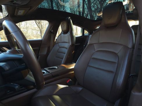 Used 2020 Porsche Taycan Turbo image 13