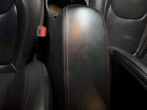 Used 2019 Jeep Cherokee Trailhawk image 31