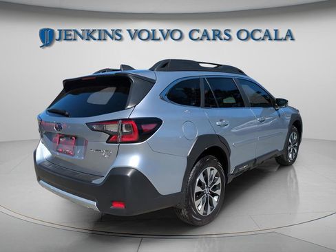 Used 2025 Subaru Outback Limited XT AWD/4WD image 3