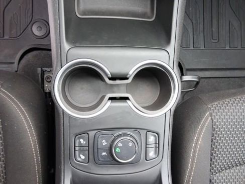 Used 2022 GMC Terrain SLE w/ Driver Convenience Package image 18