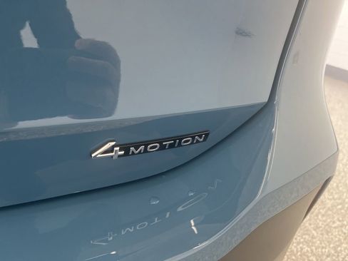 New 2026 Volkswagen Tiguan SE image 6