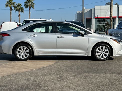Used 2025 Toyota Corolla LE image 3