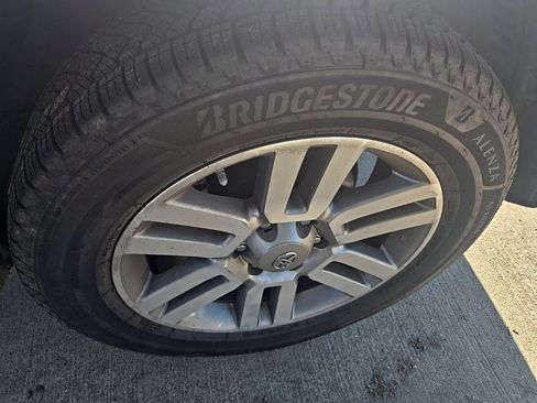 Used 2011 Toyota 4Runner Limited image 12