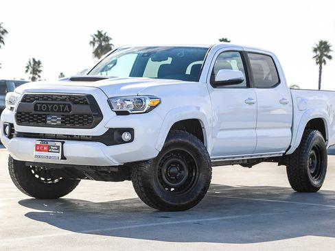 Certified 2020 Toyota Tacoma TRD Sport image 1