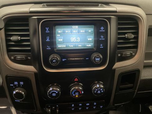 Used 2015 RAM 2500 Tradesman w/ Chrome Appearance Group AWD/4WD image 7