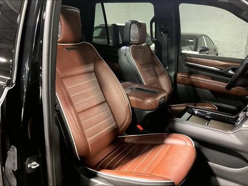 Used 2024 GMC Yukon Denali Ultimate AWD/4WD image 7
