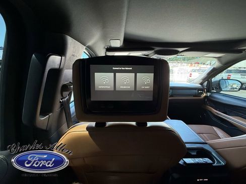 Used 2024 Ford Expedition Max Platinum AWD/4WD image 18