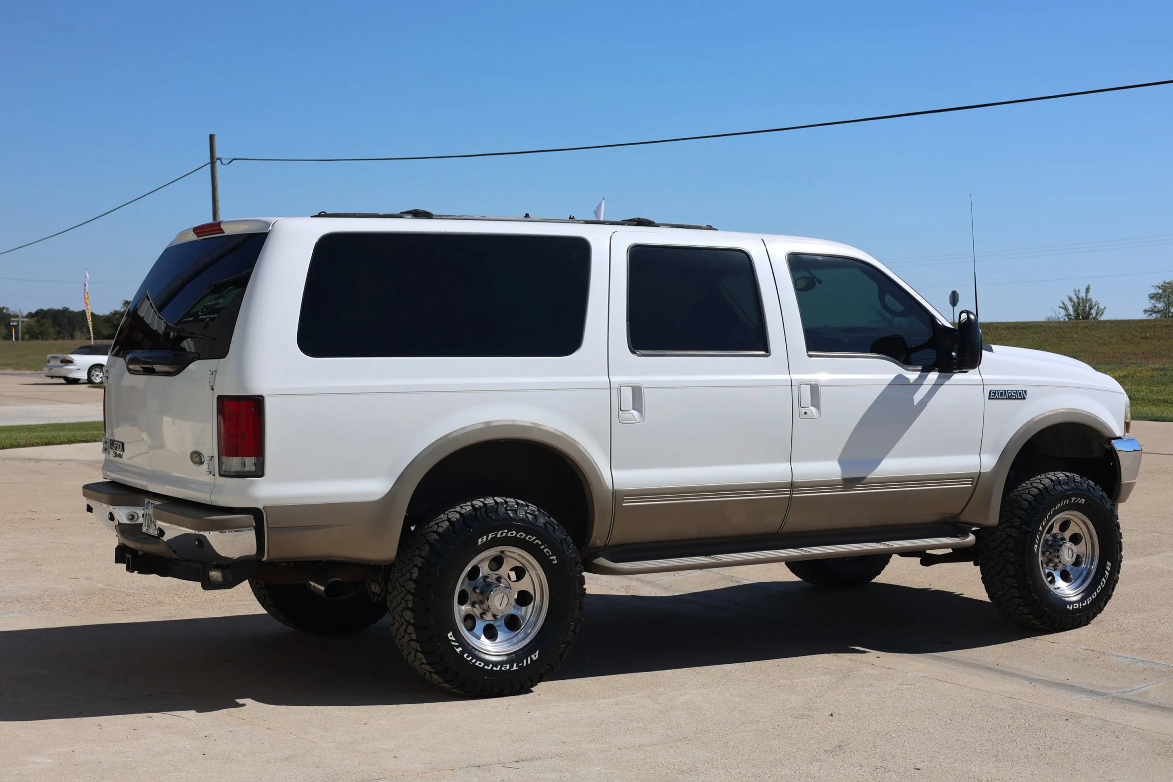 Used 2000 Ford Excursion Limited AWD/4WD image 3