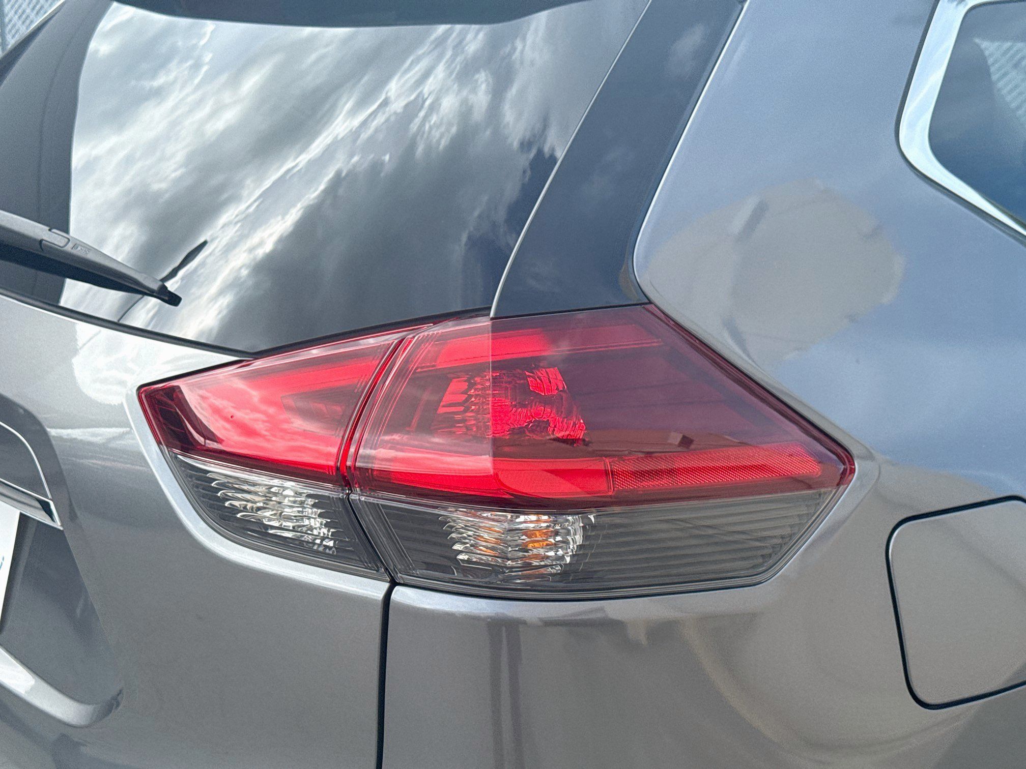 Used 2020 Nissan Rogue SV FWD image 27