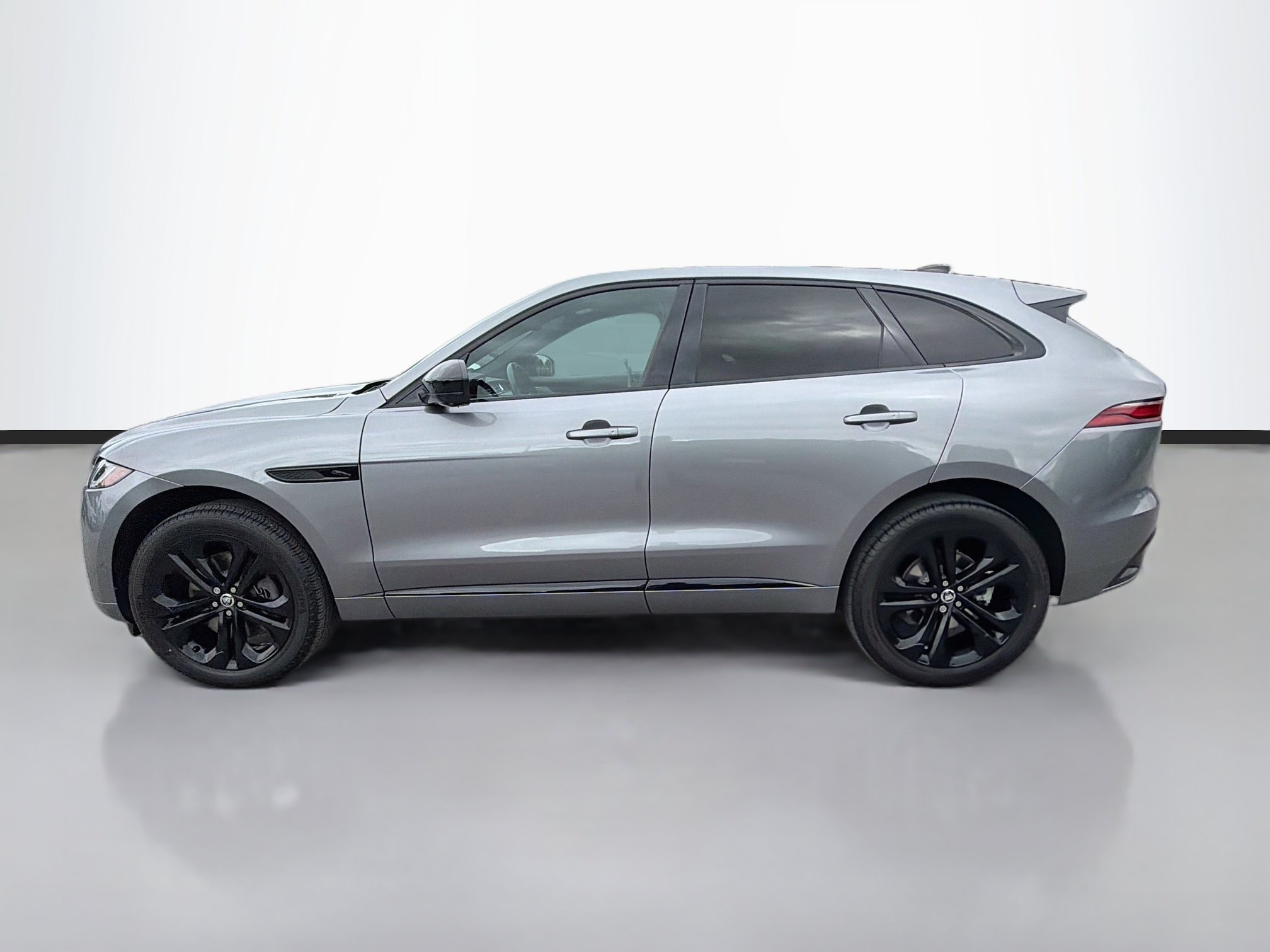 Used 2026 Jaguar F-PACE R-Dynamic S AWD/4WD image 2