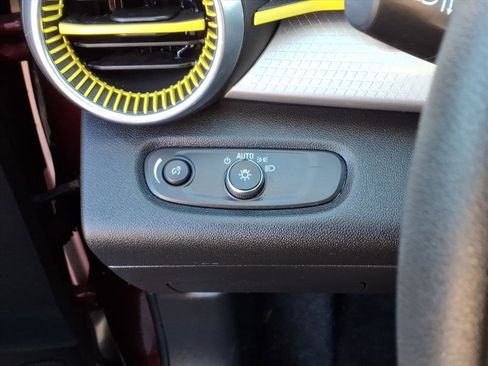 Used 2024 Chevrolet Trax LT image 22