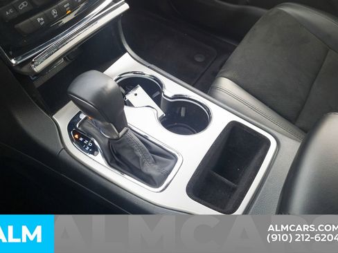 Used 2019 Jeep Grand Cherokee Altitude image 28