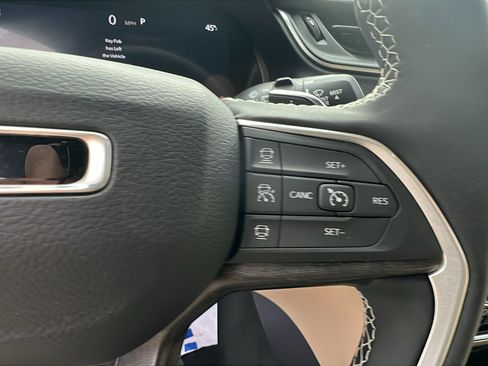 Used 2024 Jeep Grand Cherokee Limited image 28