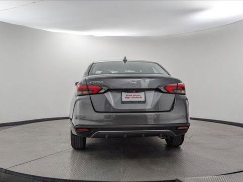 Used 2025 Nissan Versa SV image 7